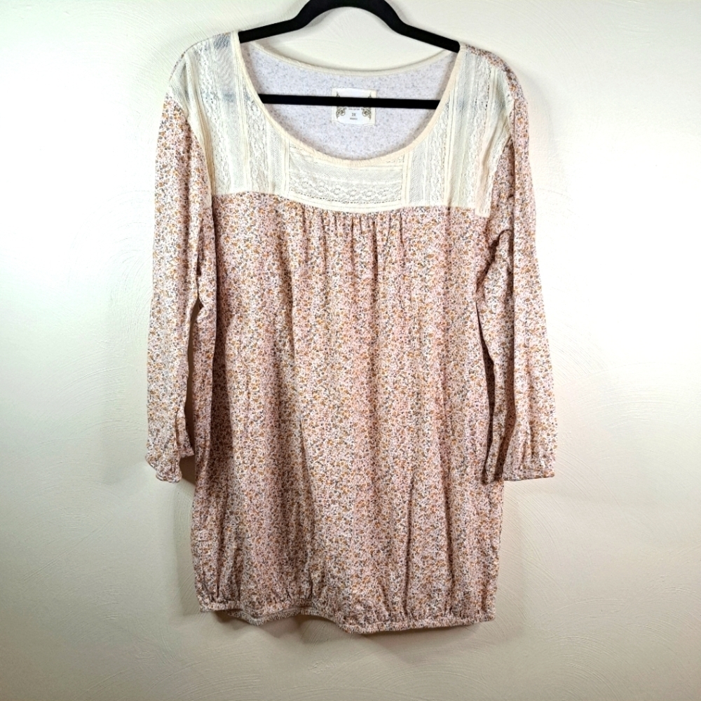 Ruff Hewn Women's cream Floral 3/4 Sleeve Blouse with Lace design size 2x